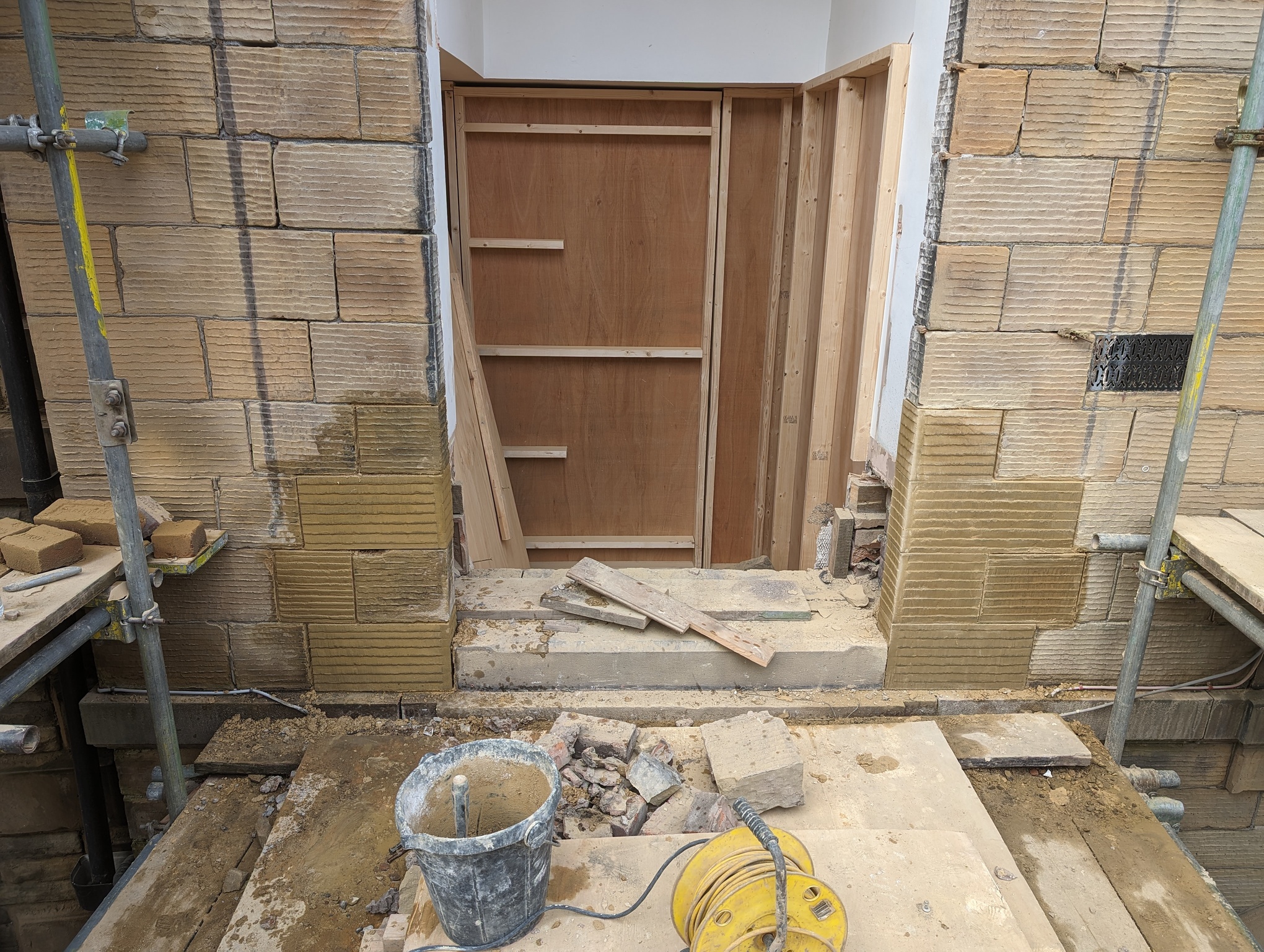 Full replacement of a worn stone unit